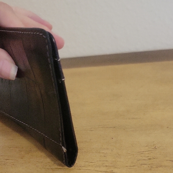 Brighton Crocodile Embossed leather bifold Checkbook/wallet - Picture 6 of 7